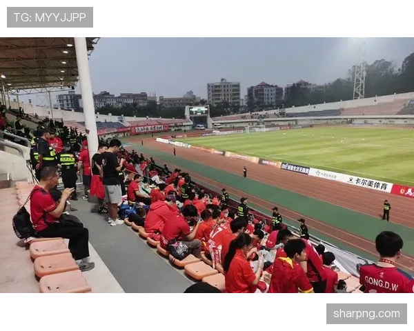 广州足球俱乐部中甲赛场稳步前行,年轻阵容展现成长潜力 广州足球俱乐部中甲赛场稳步前行,年轻阵容展现成长潜力
